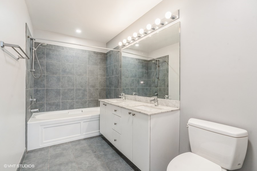 235 W VAN BUREN Street Unit: 1822