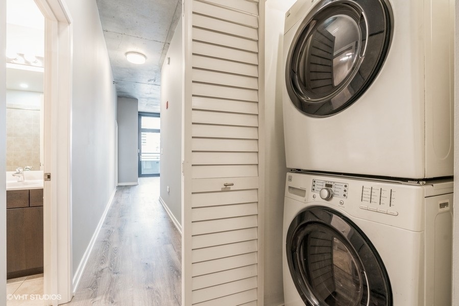 235 W VAN BUREN Street Unit: 1822
