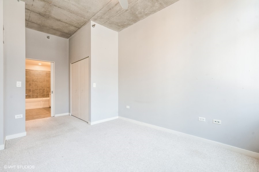 235 W VAN BUREN Street Unit: 1822