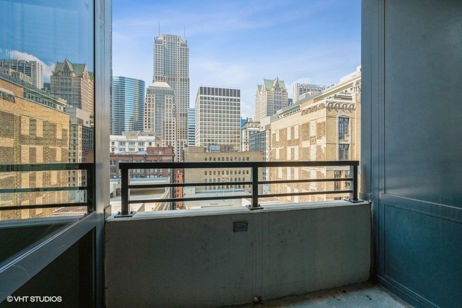 235 W VAN BUREN Street Unit: 1822
