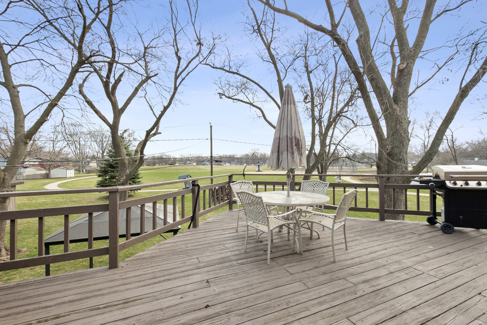 2S121 Ivy Lane