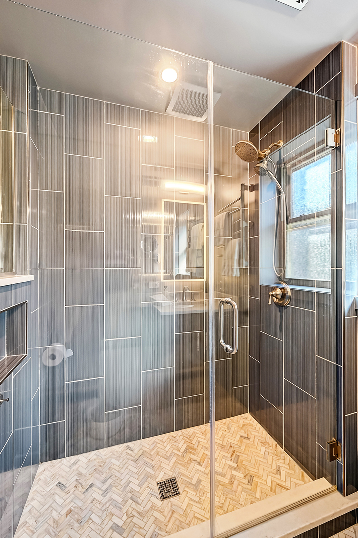 75 E Harris Avenue Unit: 3C