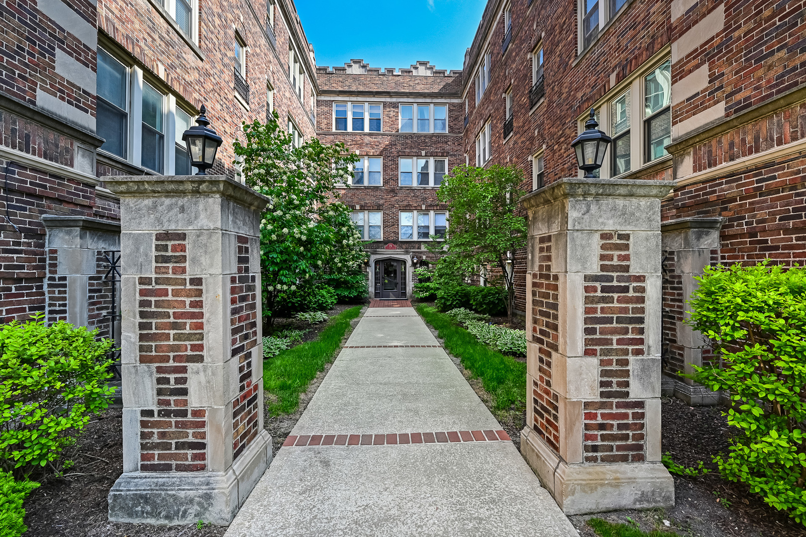 75 E Harris Avenue Unit: 3C