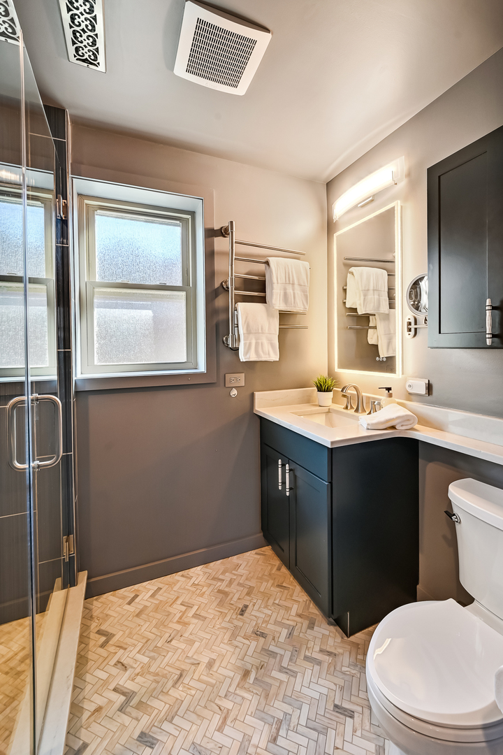 75 E Harris Avenue Unit: 3C