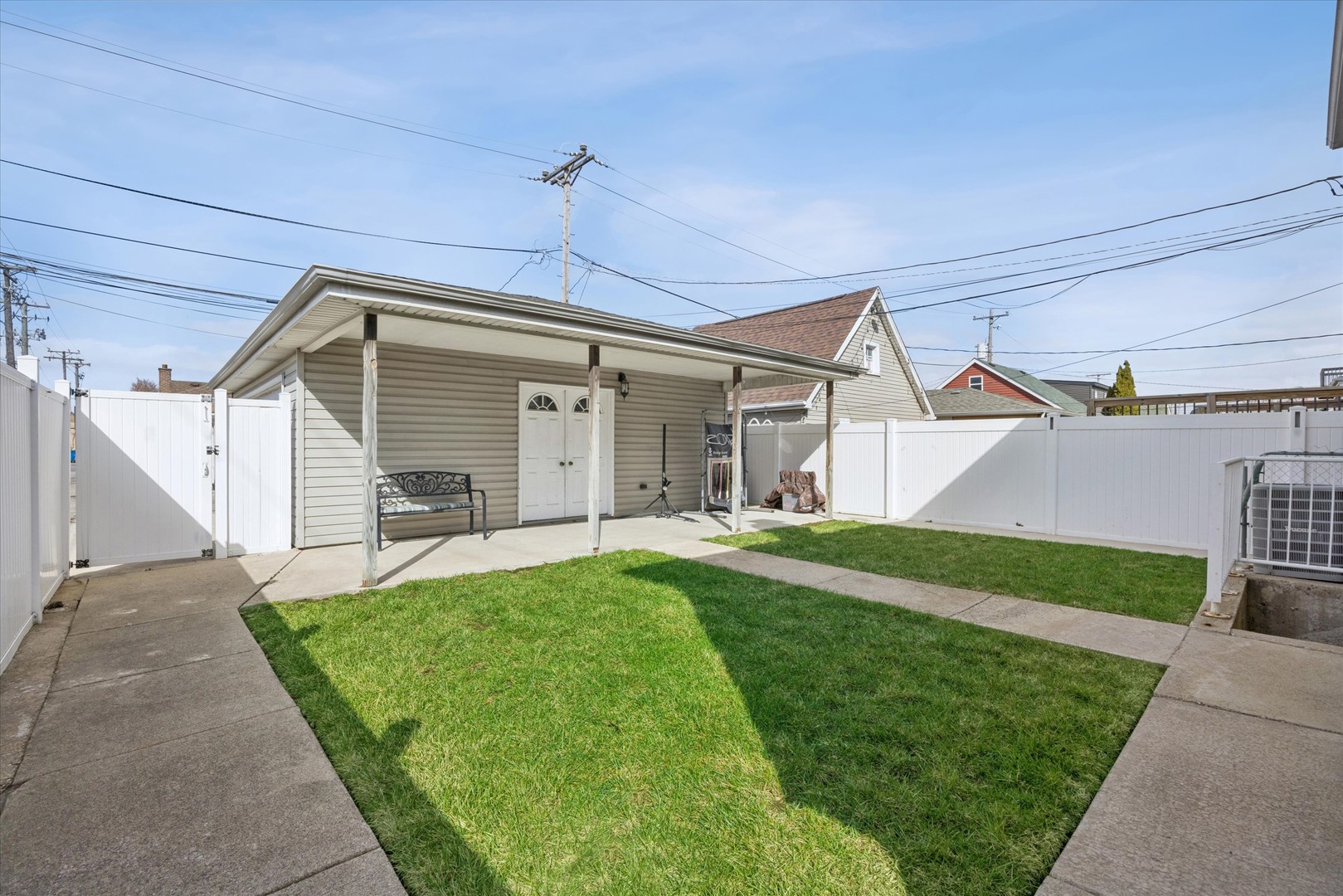 5446 S Rutherford Avenue