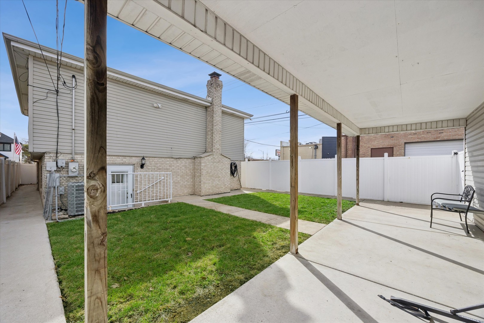 5446 S Rutherford Avenue