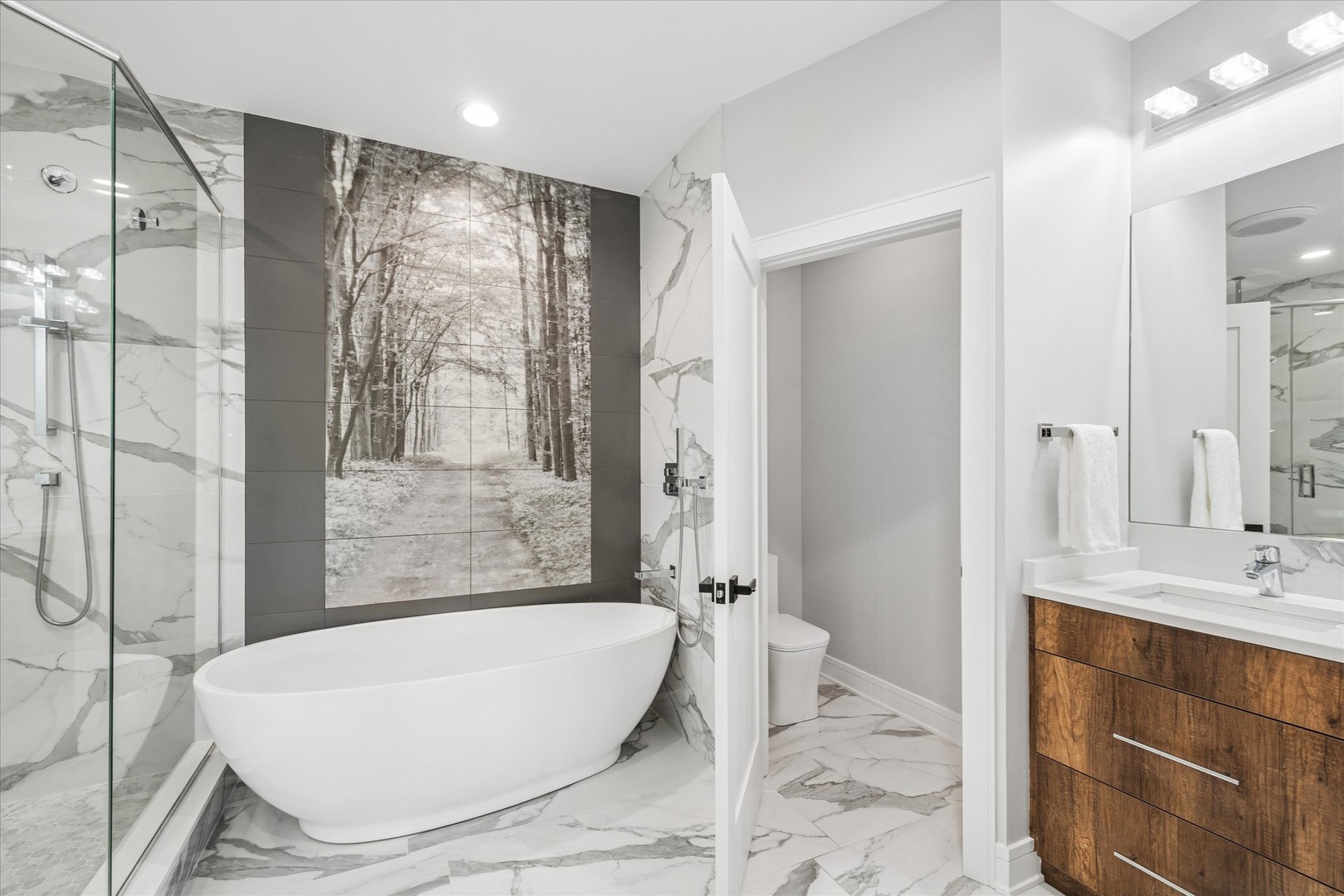 1857 N California Avenue Unit: 2