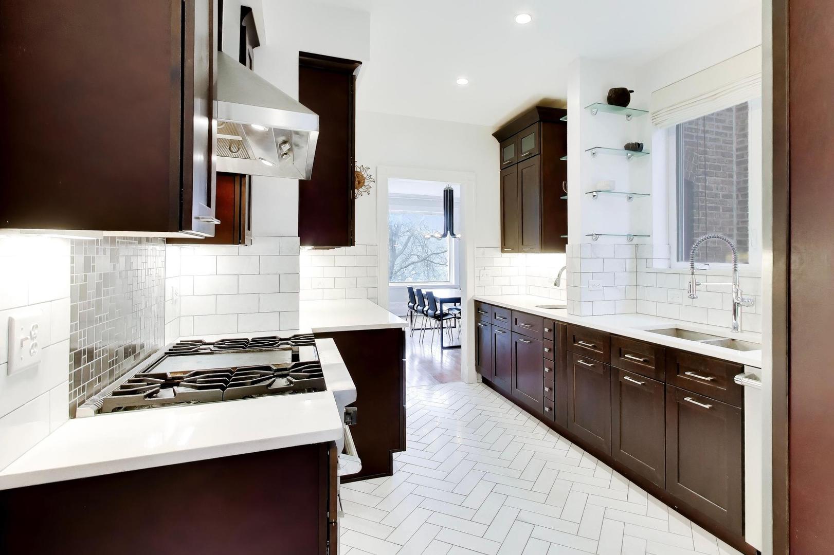 825 E Drexel Square Unit: 2