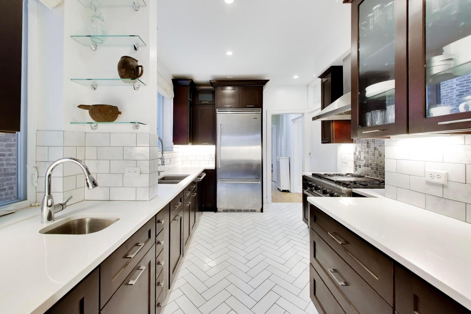 825 E Drexel Square Unit: 2