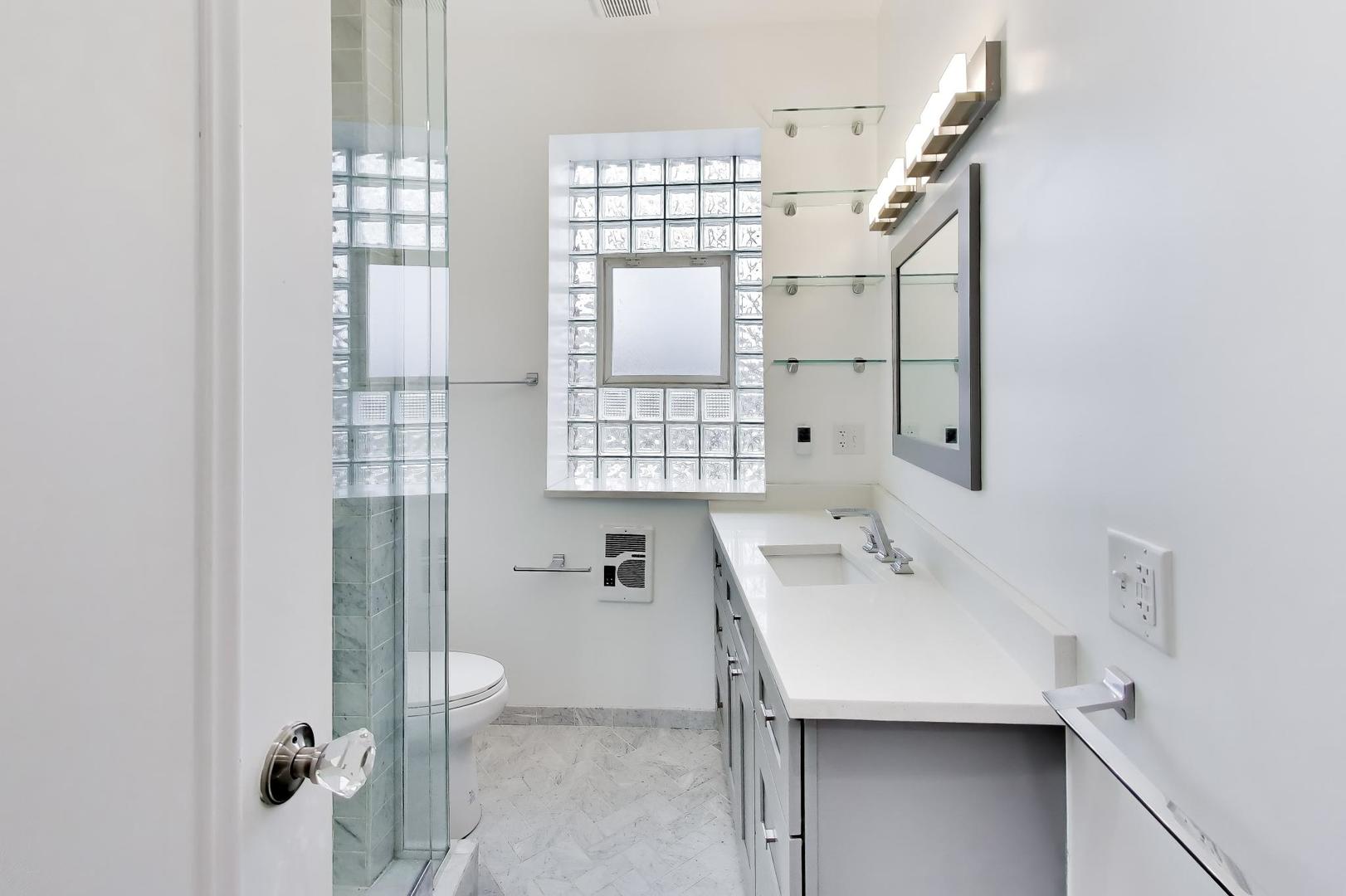 825 E Drexel Square Unit: 2