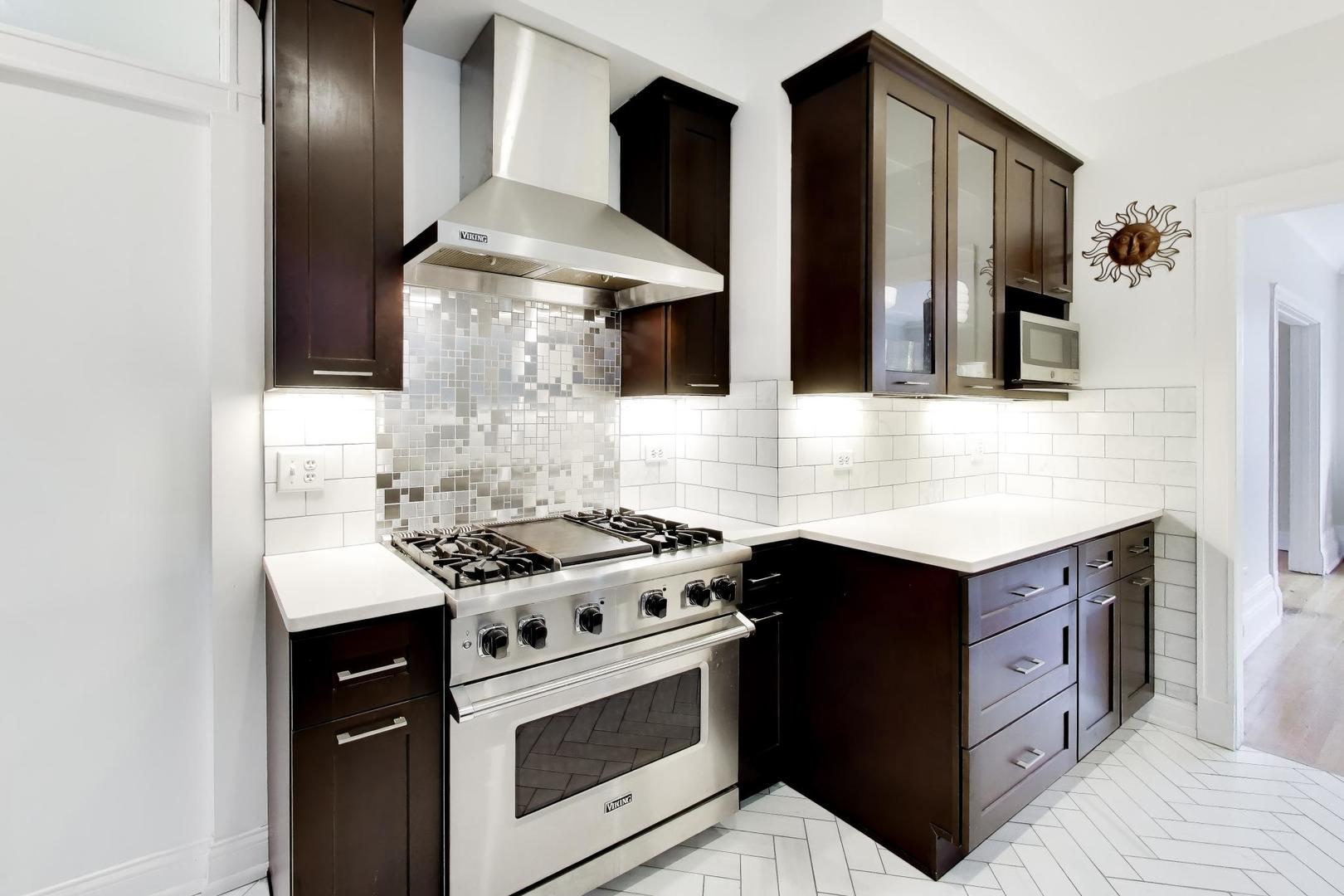 825 E Drexel Square Unit: 2