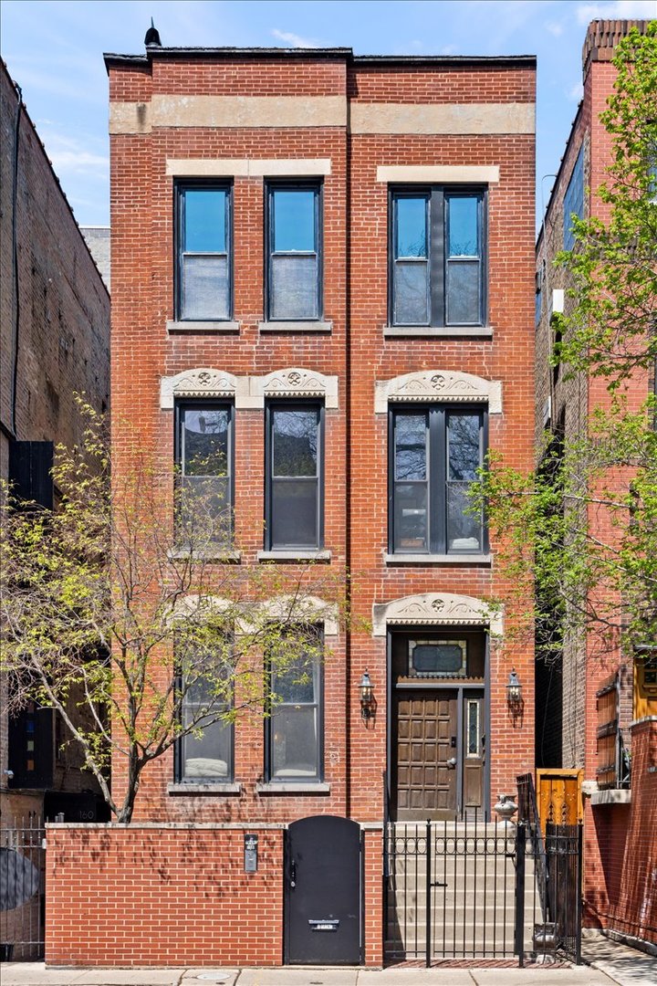 158 W Burton Place Unit: 1
