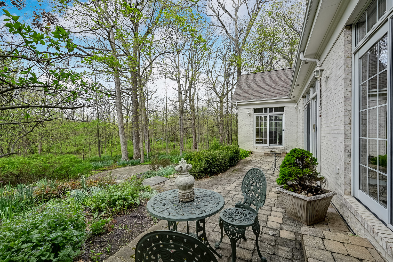812 Stratford Court