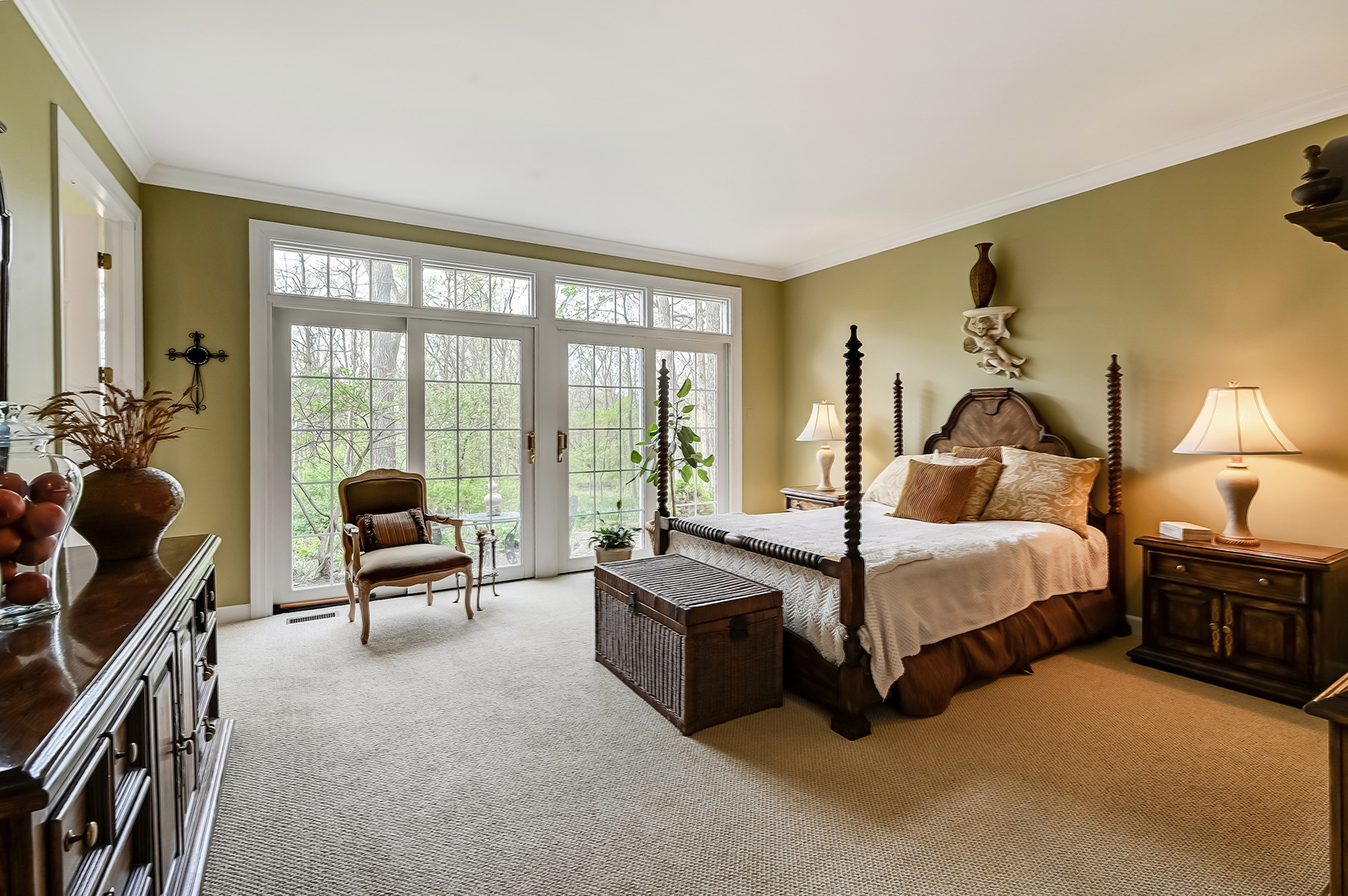 812 Stratford Court