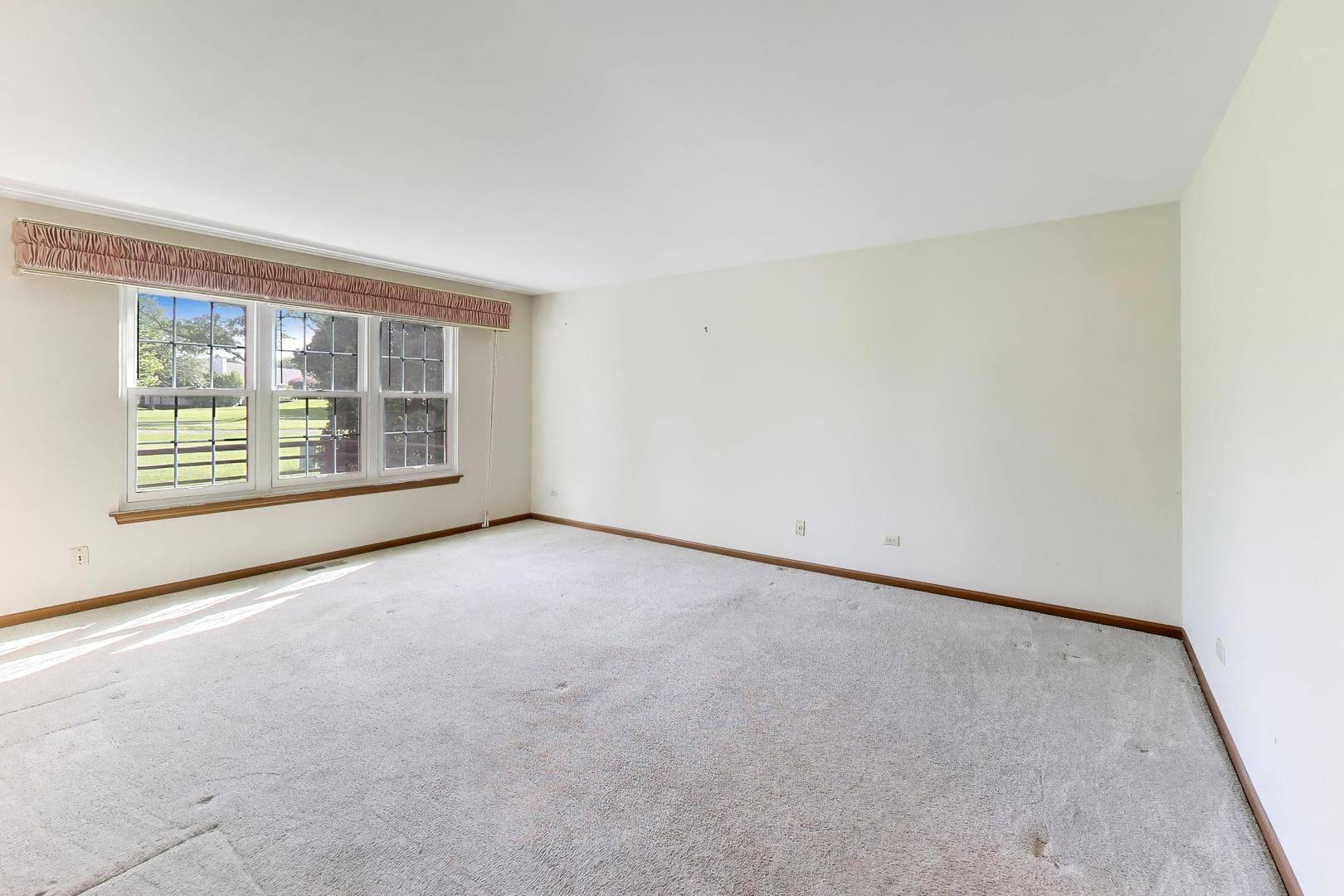 21040 W Hazelnut Lane