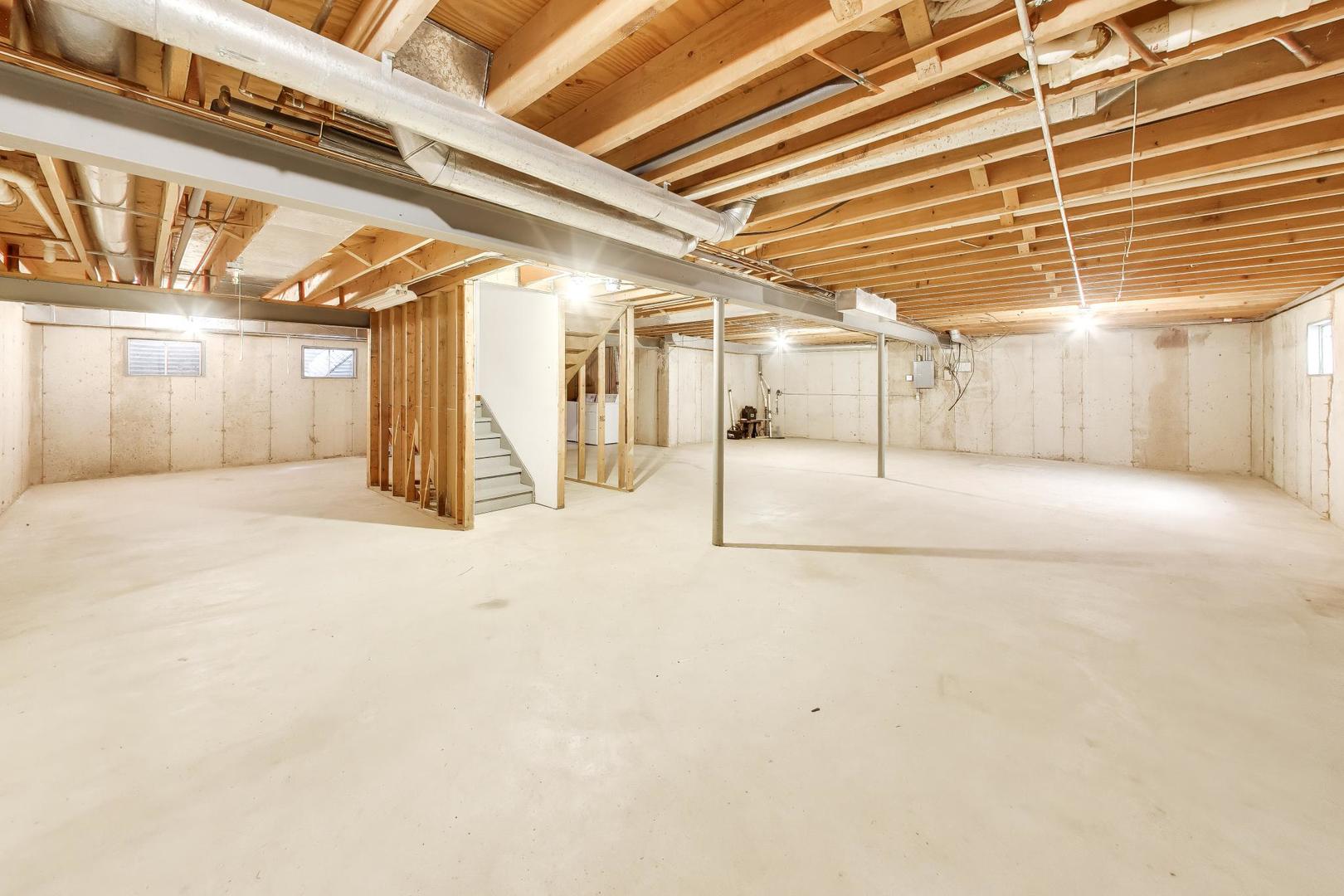 21040 W Hazelnut Lane