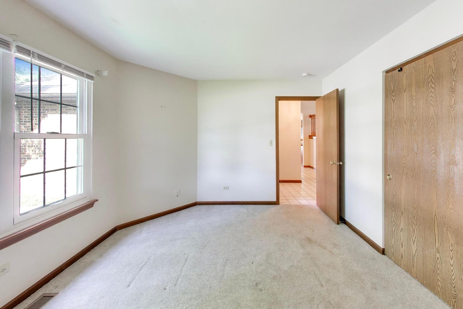21040 W Hazelnut Lane