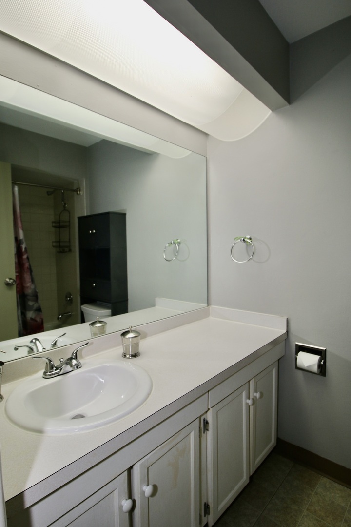 3012 Roberts Drive Unit: 5