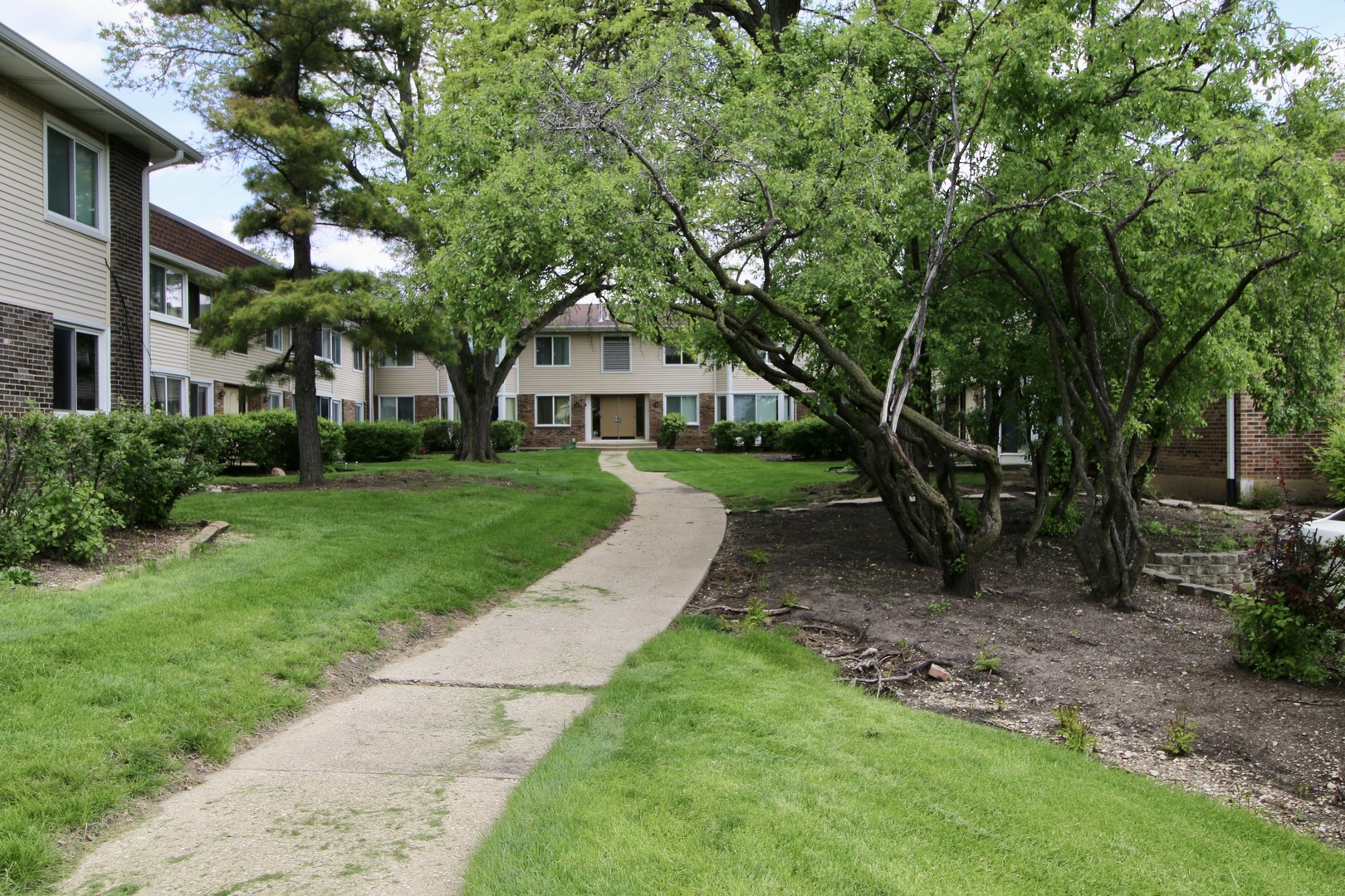 3012 Roberts Drive Unit: 5