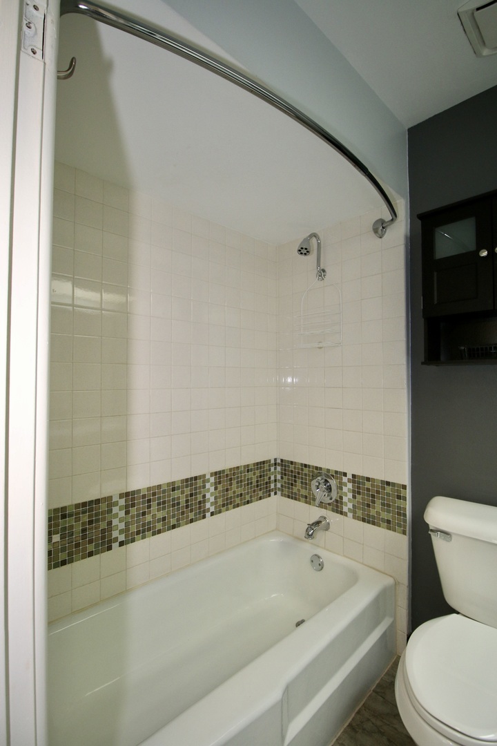 3012 Roberts Drive Unit: 5