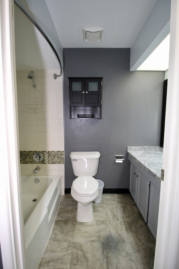 3012 Roberts Drive Unit: 5