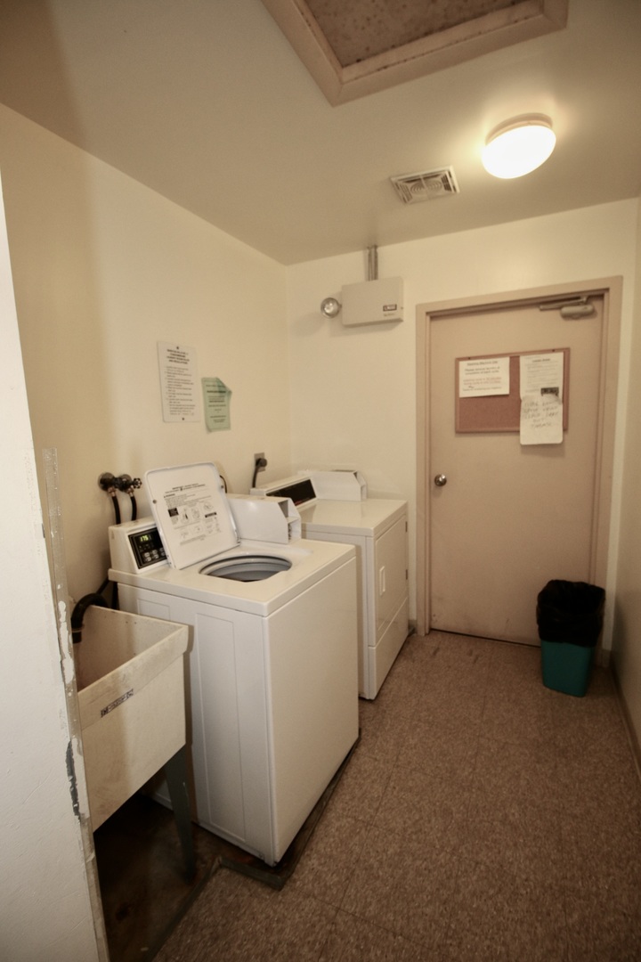3012 Roberts Drive Unit: 5