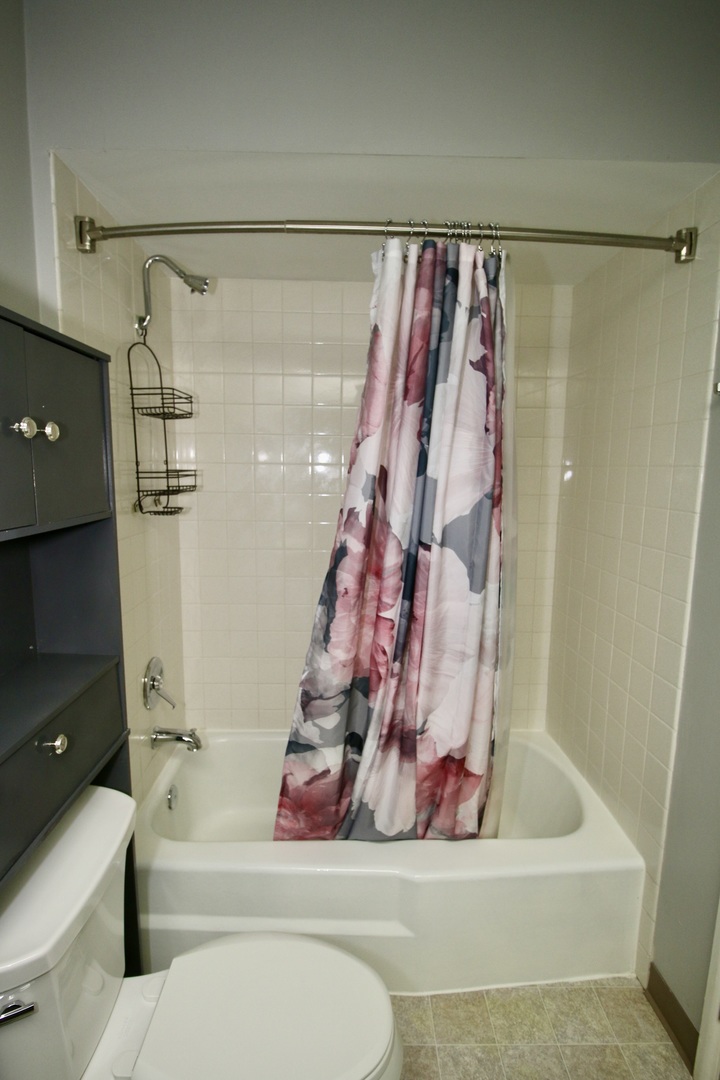 3012 Roberts Drive Unit: 5