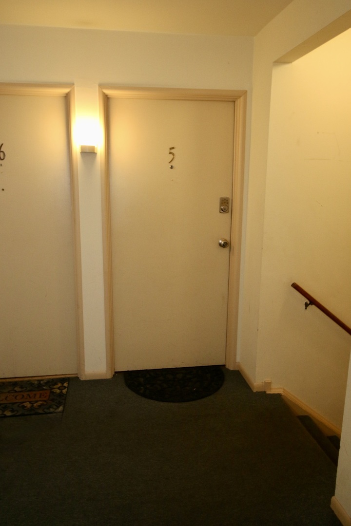 3012 Roberts Drive Unit: 5