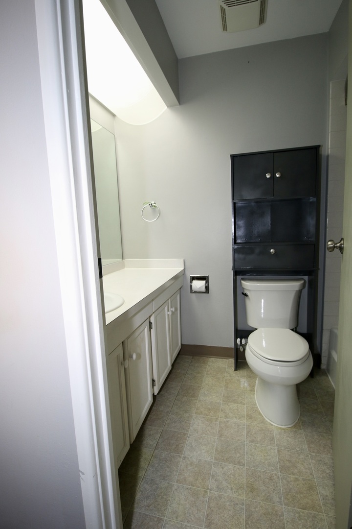 3012 Roberts Drive Unit: 5