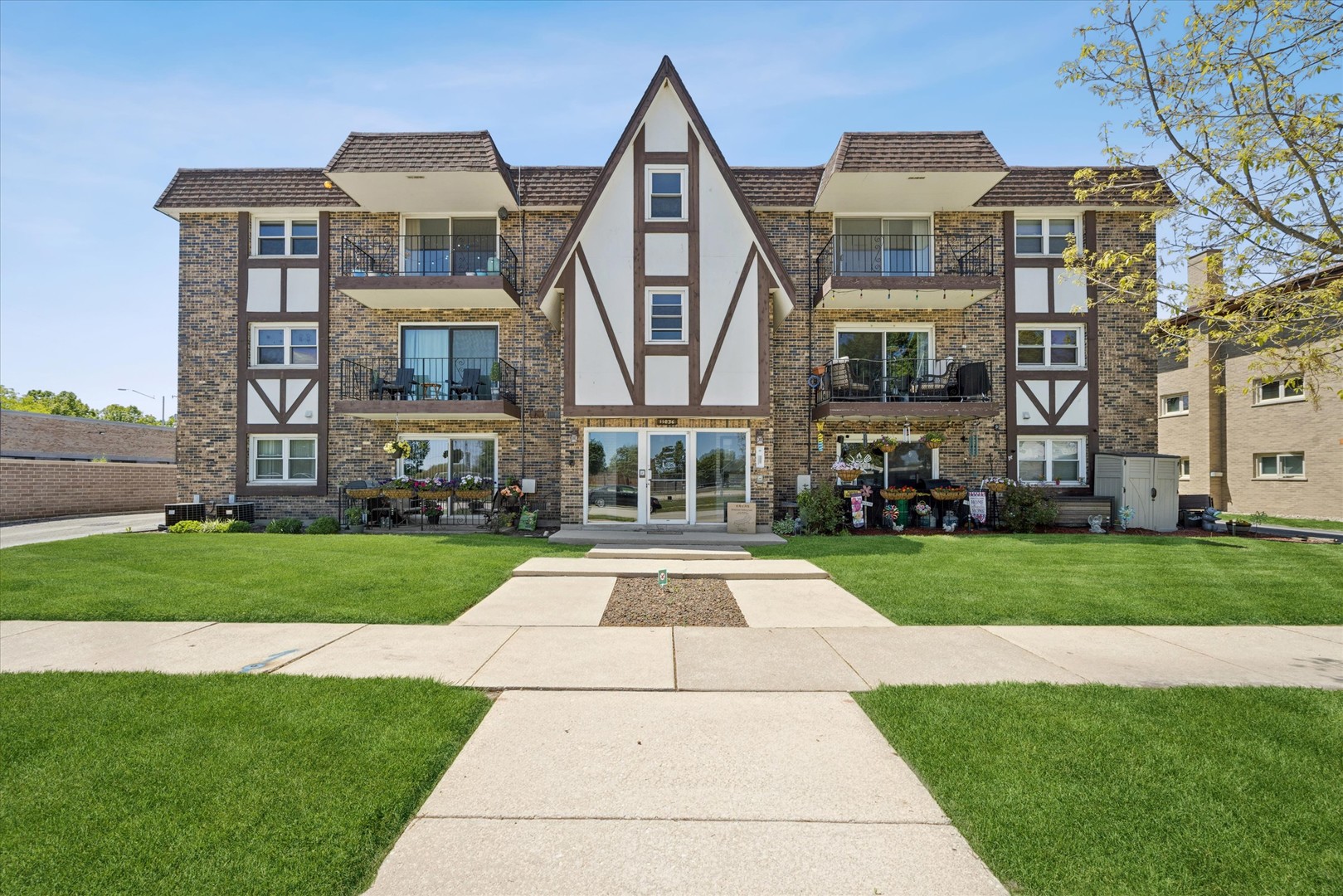 11036 S Kilpatrick Avenue Unit: 3SE