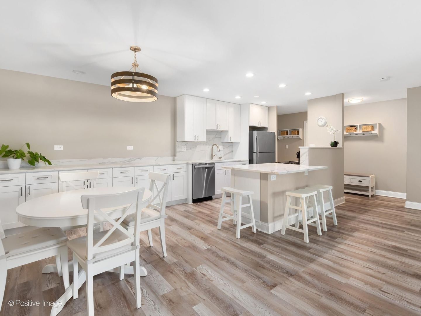 120 Lakeview Drive Unit: 417