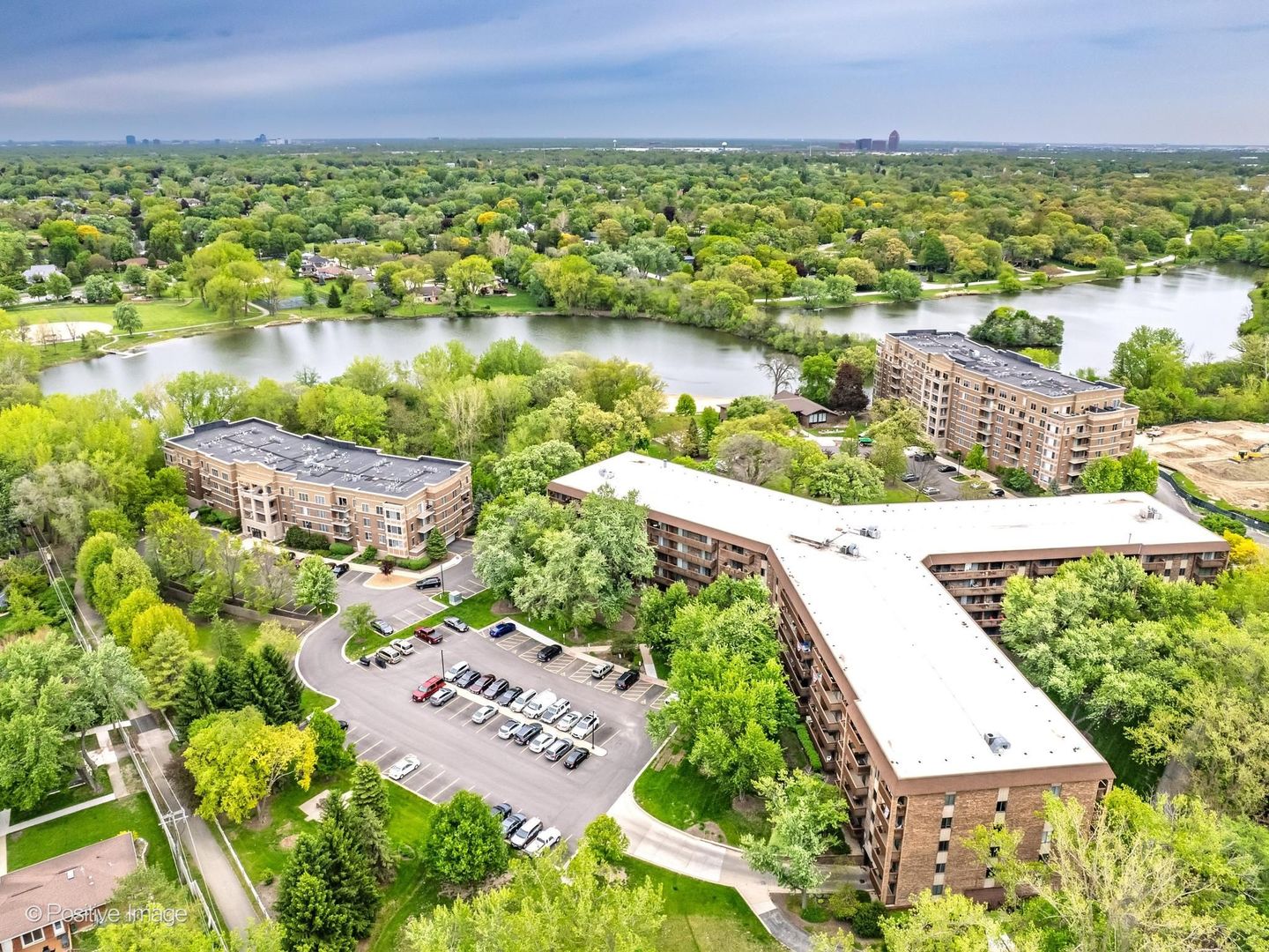 120 Lakeview Drive Unit: 417