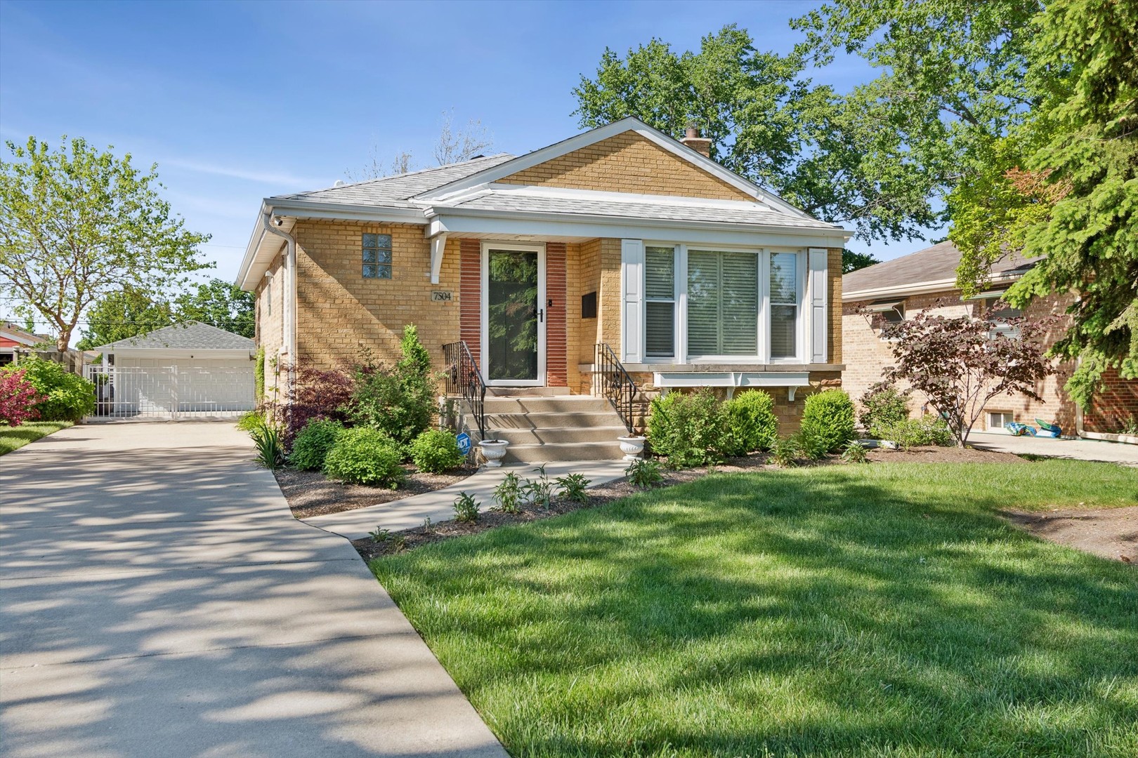 7504 W Jonquil Terrace