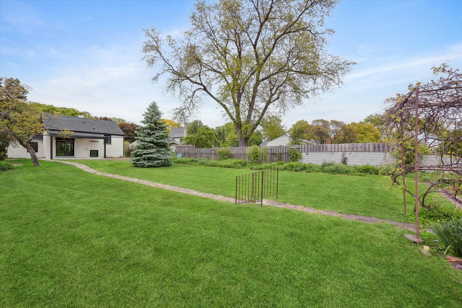 33 Chestnut Avenue