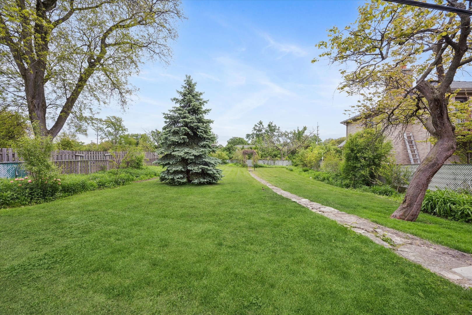 33 Chestnut Avenue