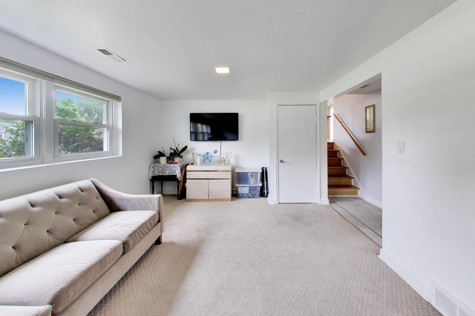 1316 W Plymouth Court