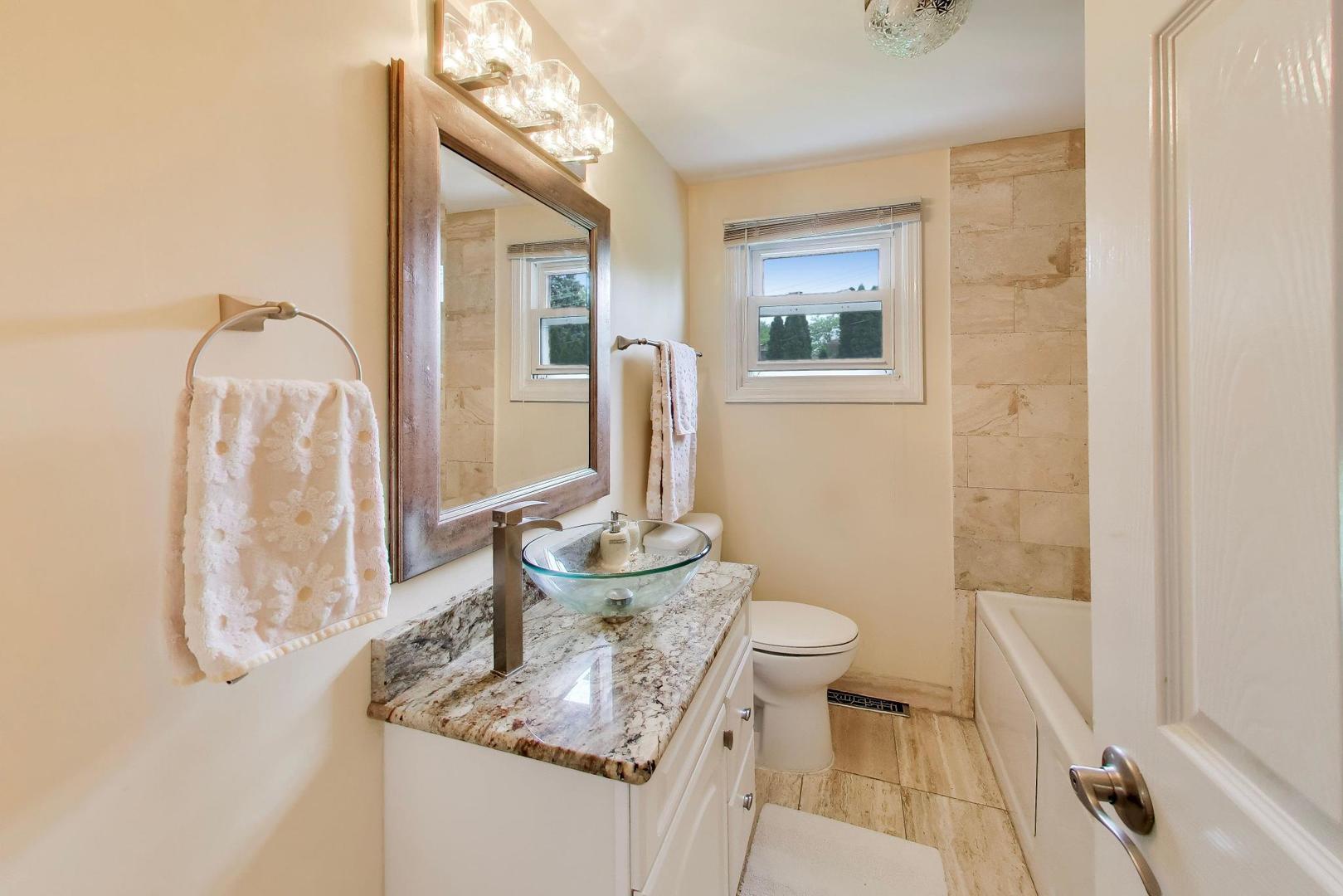1316 W Plymouth Court