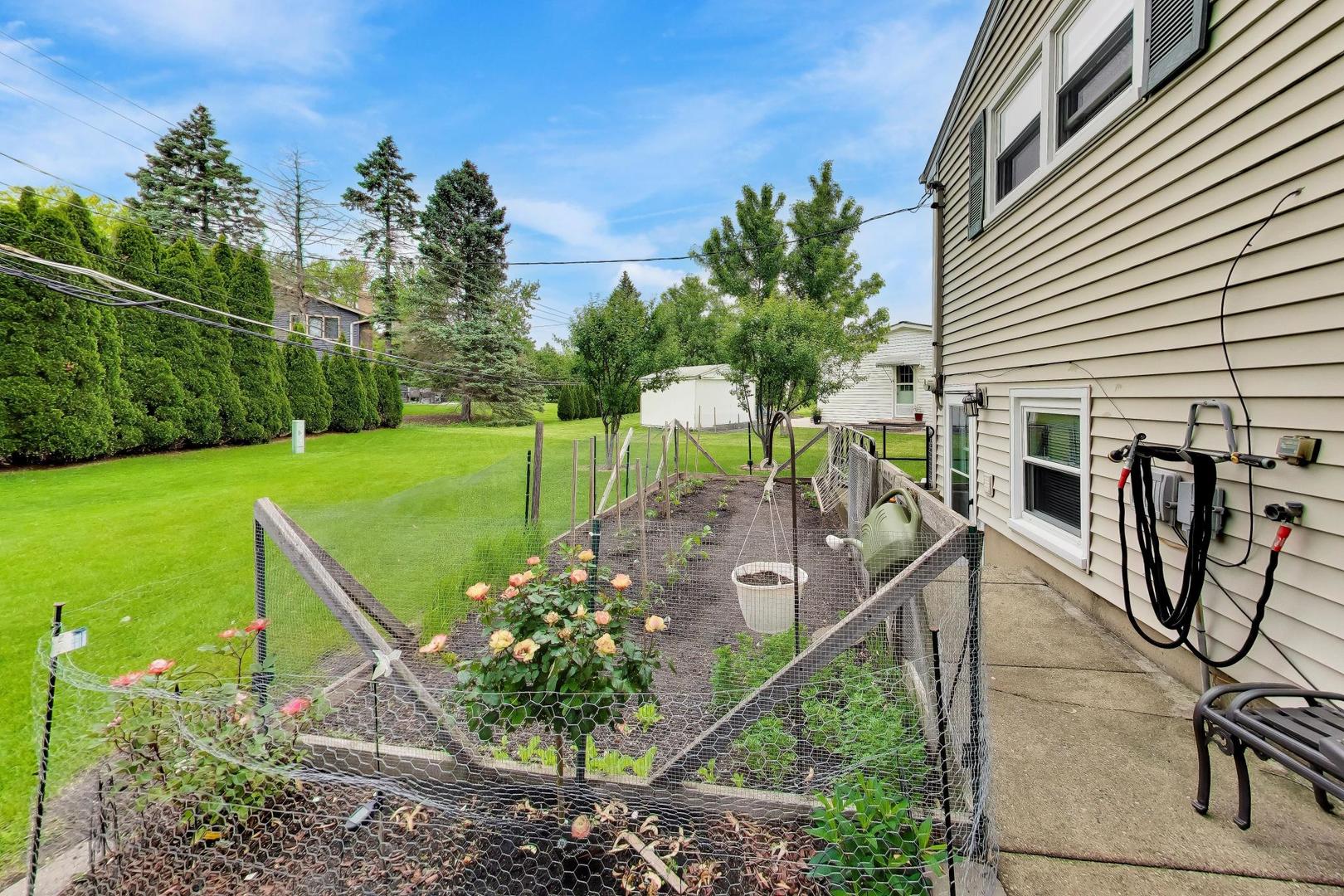 1316 W Plymouth Court