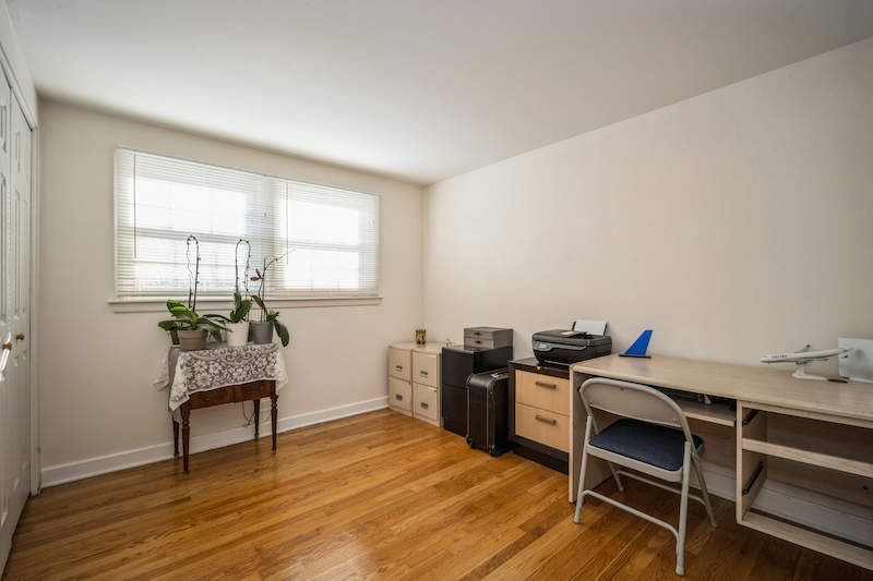 1316 W Plymouth Court