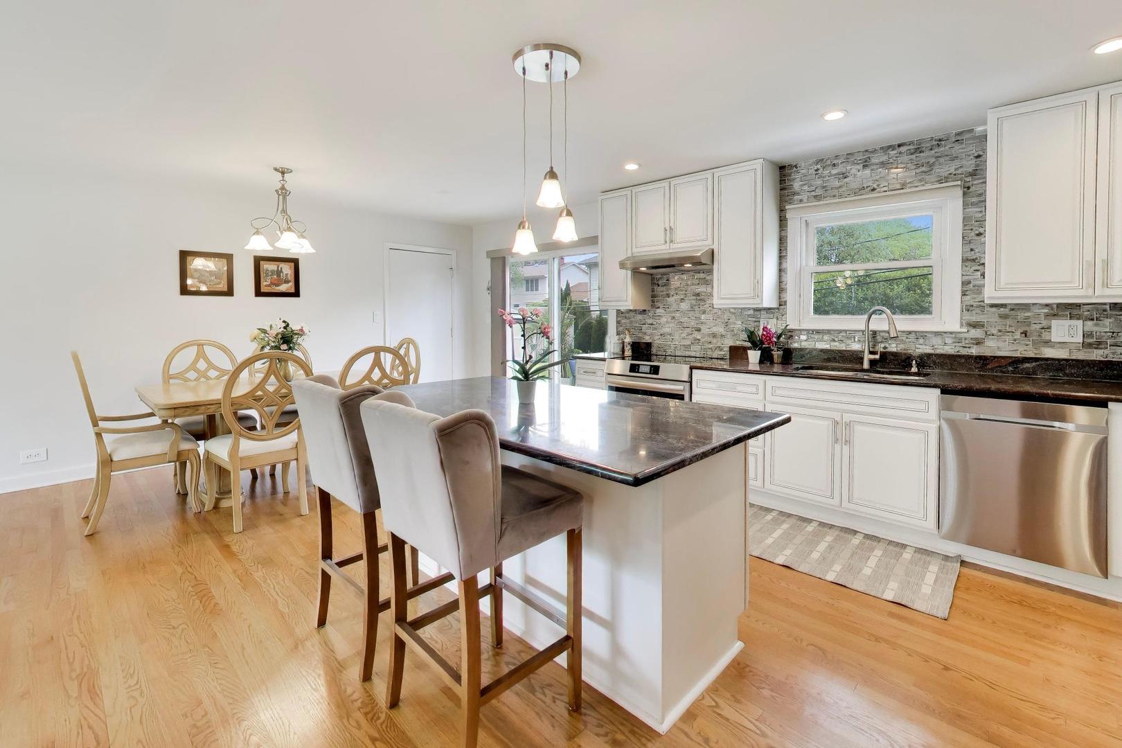 1316 W Plymouth Court