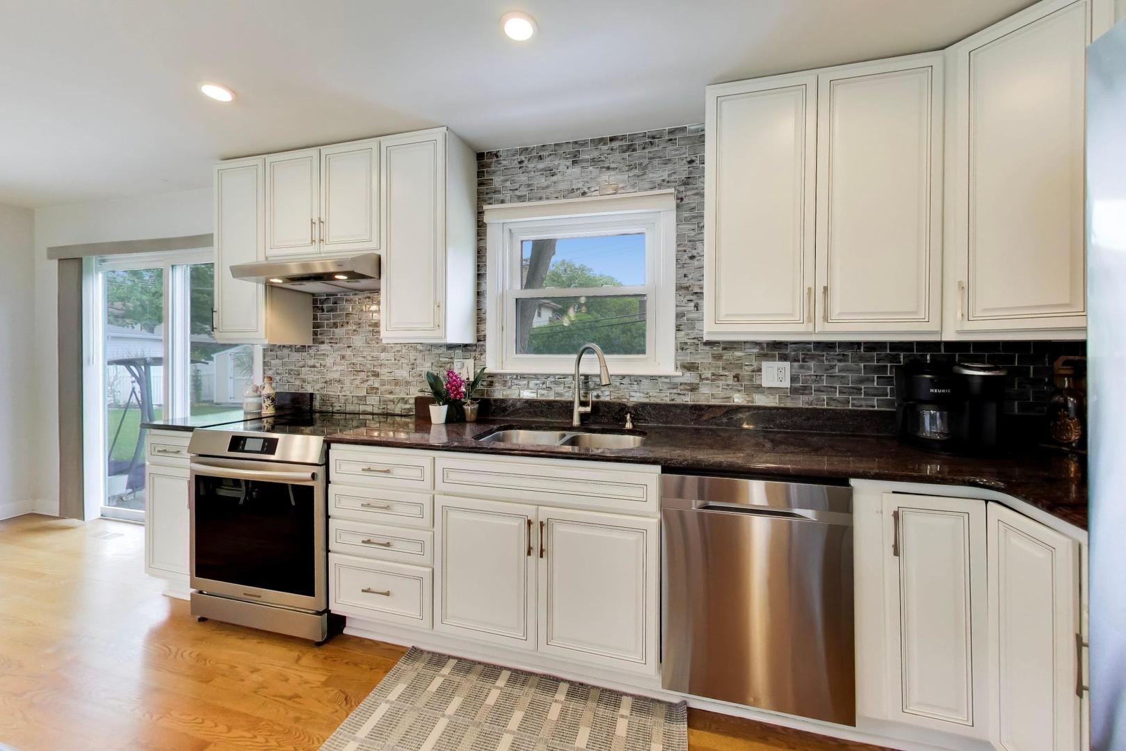 1316 W Plymouth Court