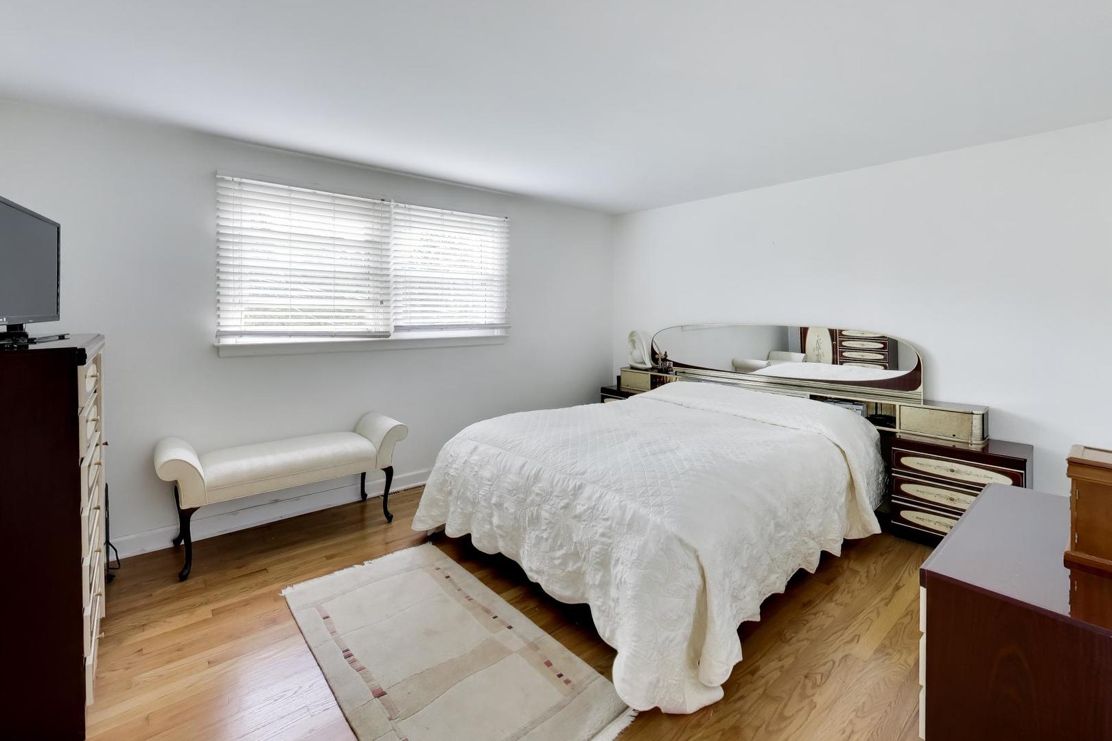 1316 W Plymouth Court