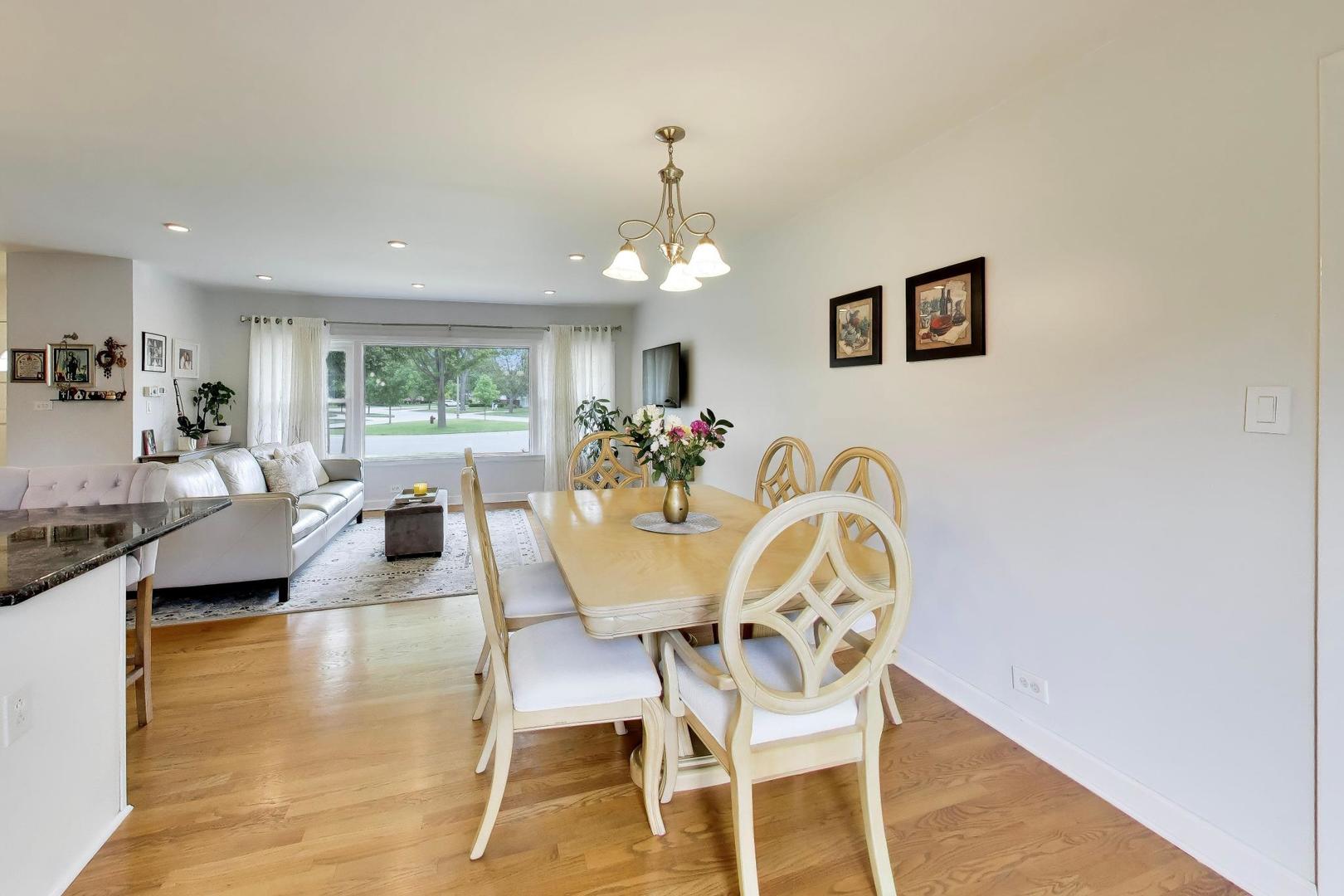 1316 W Plymouth Court