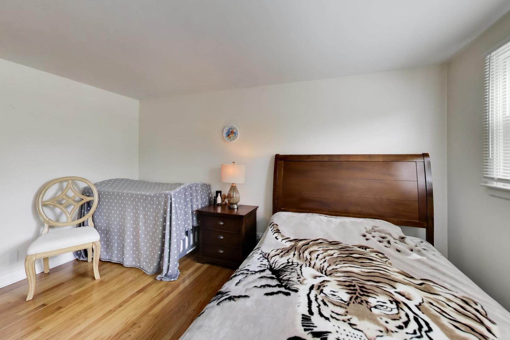 1316 W Plymouth Court
