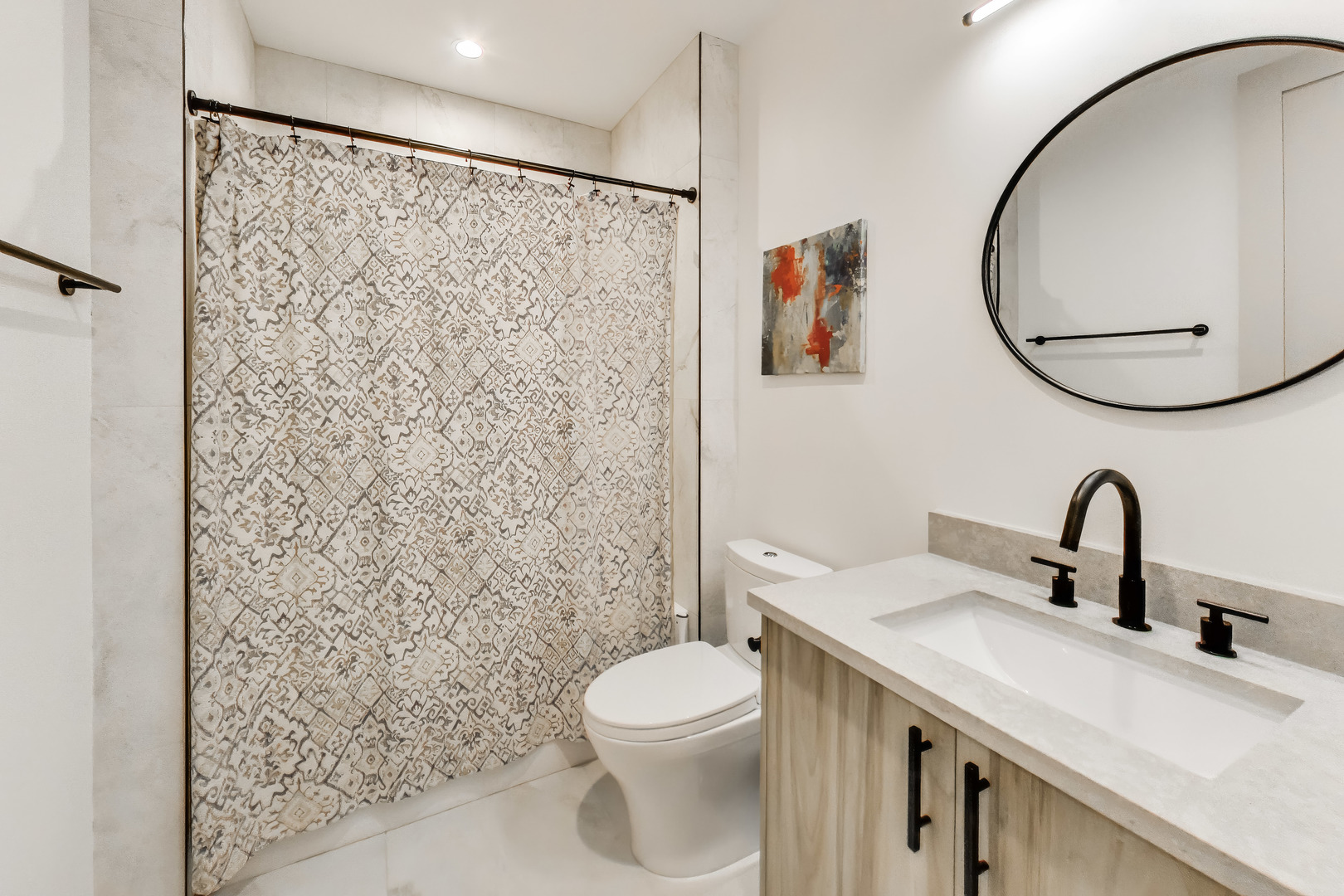 1350 W Erie Street Unit: 4E