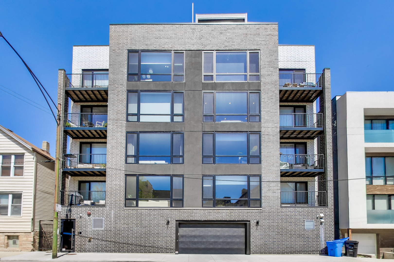 1350 W Erie Street Unit: 4E