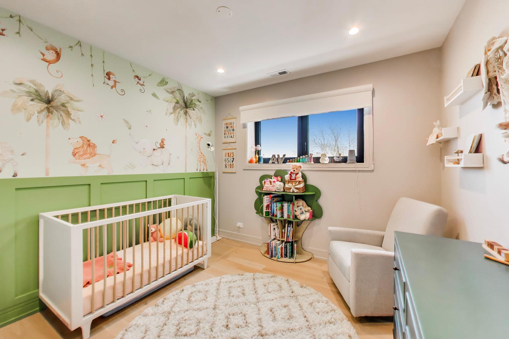 1350 W Erie Street Unit: 4E
