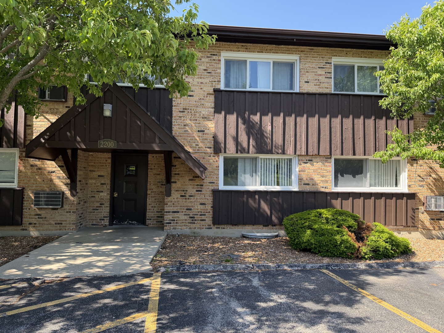 2200 Arbor Circle Unit: 1