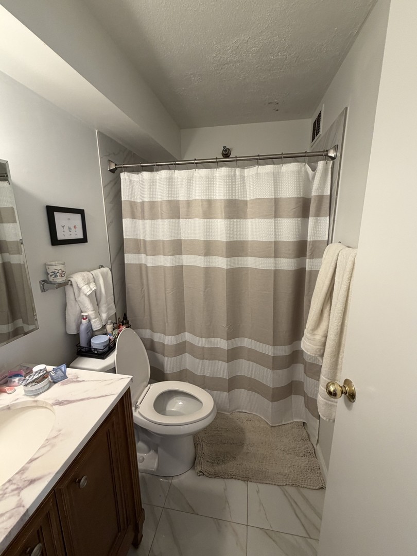 1309 N Wells Street Unit: 705