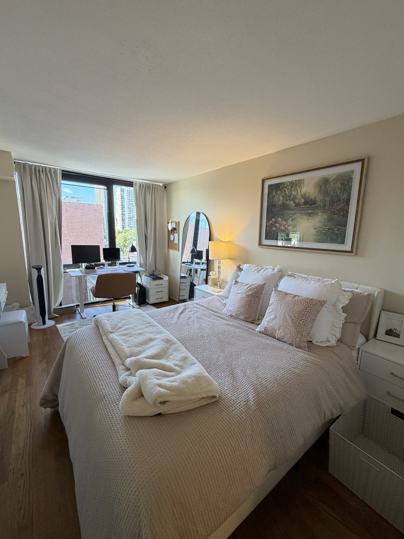 1309 N Wells Street Unit: 705